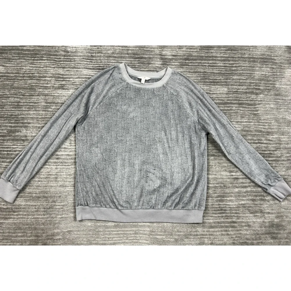 Secret Treasures Top Womens Medium Gray‎ Long Sleeve Pajama Soft Polyester Blend